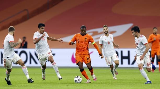 Hà Lan bất phân thắng bại trước Tây Ban Nha