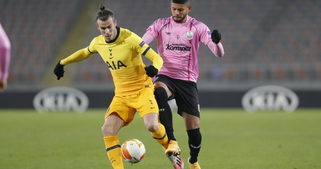 Tottenham đánh rơi chiến thắng ở những giây cuối cùng