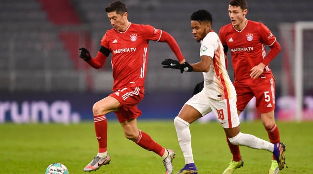 Bayern Munich bất phân thắng bại trên sân nhà