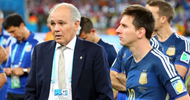 Tin HOT bóng đá 9/12: HLV đưa Argentina vào Chung kết World Cup 2014 qua đời