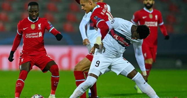 Salah ghi bàn, Liverpool vẫn bị đội bét bảng cầm chân