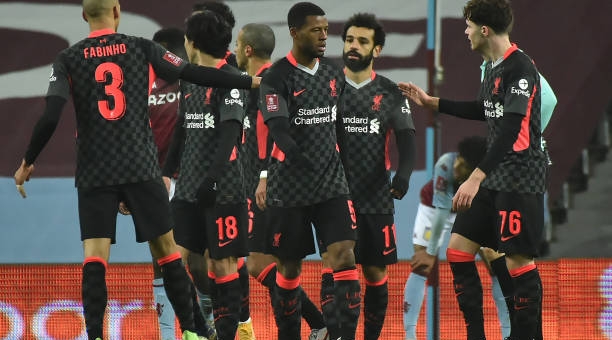 Liverpool vùi dập Aston Villa trong cơn mưa bàn thắng