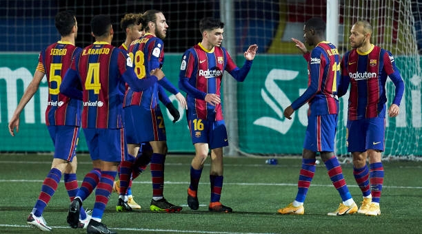 Hai lần sút hỏng penalty, Barca vẫn giành vé đi tiếp tại cúp Nhà vua