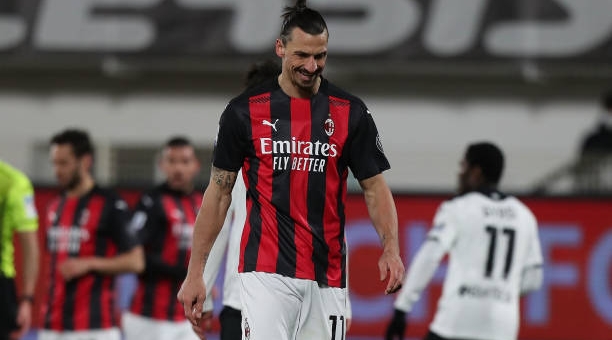 AC Milan bất ngờ gục ngã trước đội bóng ‘tí hon’