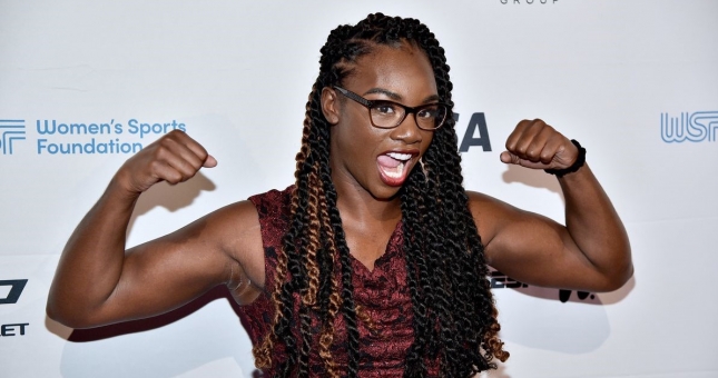 Nữ võ sĩ ‘đánh bại 98% đàn ông thế giới’ thống nhất 5 đai vô địch