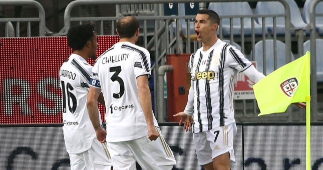 Ronaldo tỏa sáng với cú hattrick, Juventus đè bẹp đội chủ nhà