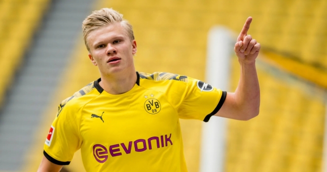 Sếp lớn gật đầu, Haaland trên đường tới Ngoại hạng Anh