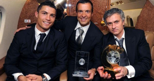 Thay mới đội hình, Mourinho bắt đầu liên hệ người đại diện Ronaldo