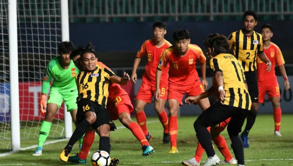 Hàng công bế tắc, Malaysia thất bại toàn diện trước Trung Quốc