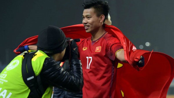 Văn Thanh nhận vinh dự đặc biệt từ Đại sứ tại Hàn Quốc