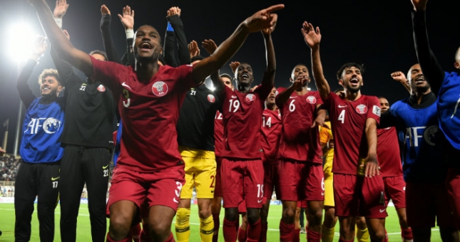 Thắng kịch tính Iraq, Qatar trở thành đại diện cuối cùng vào tứ kết