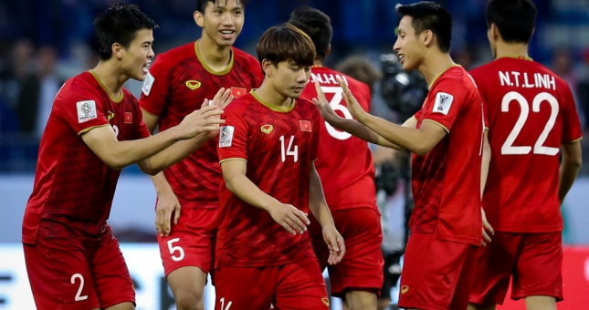 Huyền thoại Singapore: 'Tôi ghen tị với bóng đá Việt Nam'