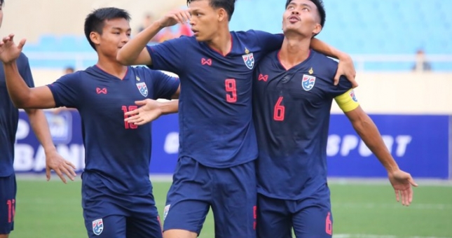 Thần đồng tỏa sáng, Thái Lan vùi dập Indonesia ngày mở màn