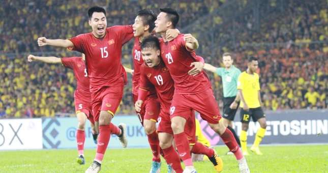 Quang Hải nhận vinh dự đặc biệt 'sánh ngang' Ronaldo, Messi