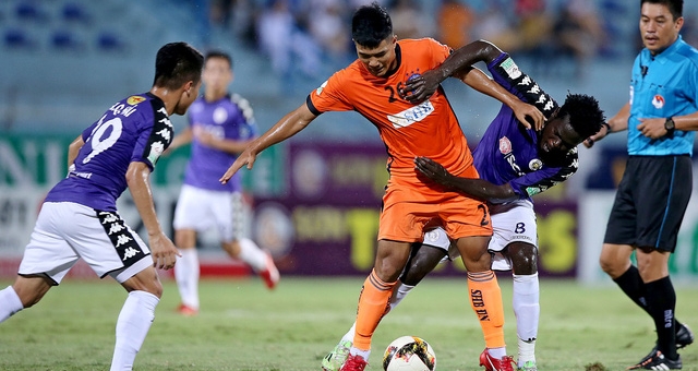 Tiến Dũng bắt chính, Hà Nội thắng thót tim Đà Nẵng