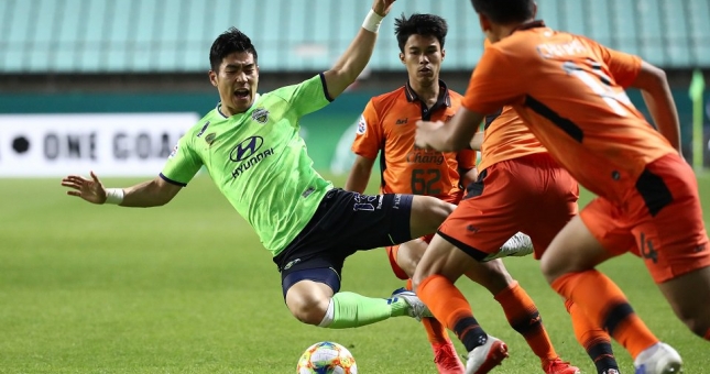 Vắng Xuân Trường, Buriram hòa đáng tiếc trước đại diện Hàn Quốc