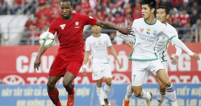 NÓNG: FIFA đưa ra án phạt cực nặng với CLB Việt Nam