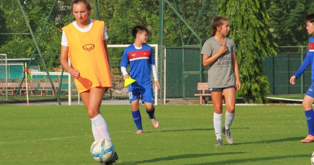 Bộ đôi Việt kiều gây ấn tượng trong buổi ra mắt U19 Việt Nam