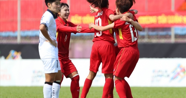 Lịch thi đấu bóng đá hôm nay 18/8: ĐT Việt Nam gặp Indonesia