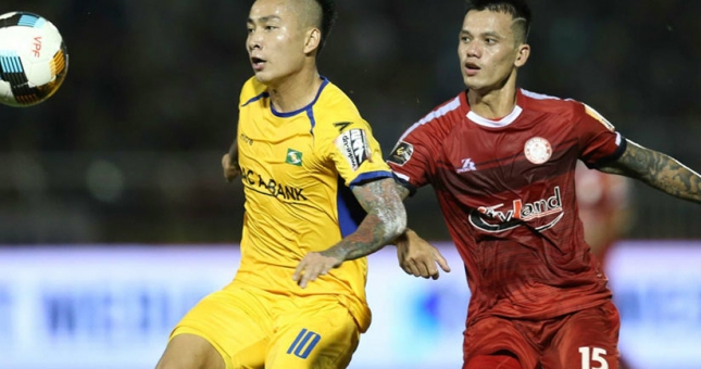 Ngược dòng kịch tính, TP HCM gây áp lực lên Hà Nội trong cuộc đua VĐ