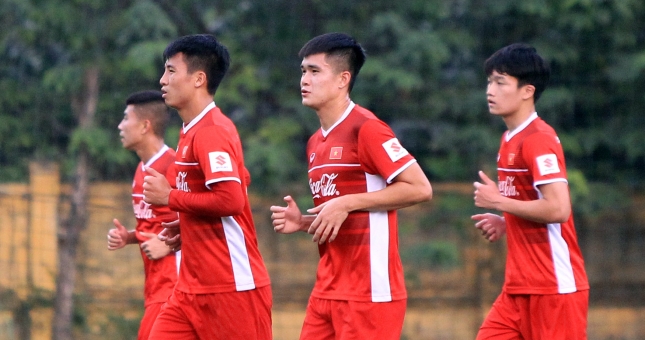 NÓNG: Trung vệ ĐT Việt Nam gia nhập đội bóng Thái Lan