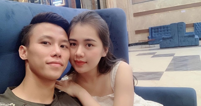 VIDEO: 10 cặp vợ chồng cầu thủ hot nhất Việt Nam