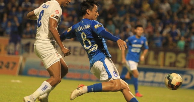 Sao mai tỏa sáng, TQN đánh bại Quảng Nam trên sân nhà