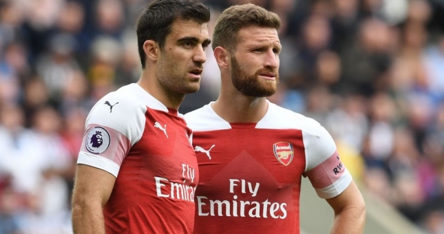 Arsenal sắp bán hậu vệ giỏi hơn Maguire