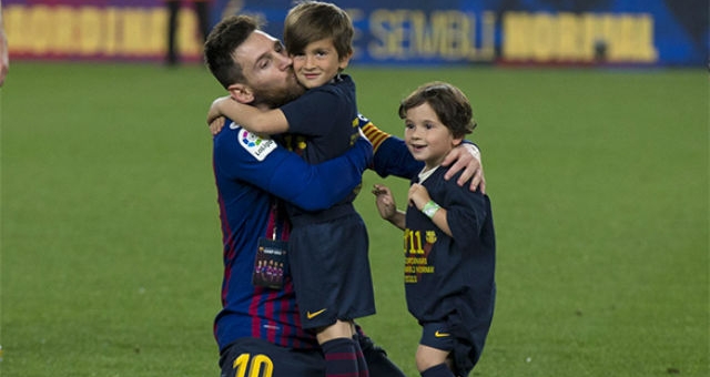 Con trai Messi lại 'phản bội' cha