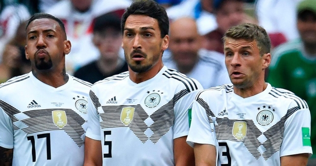 Vì Neuer, Bayern tuyên chiến với tuyển Đức và Barca