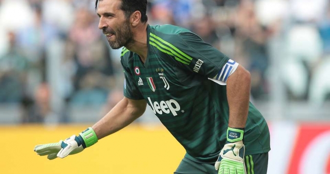 Buffon phá kỷ lục nước Ý, vượt mặt huyền thoại AC Milan