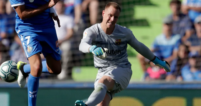 Xavi 'nhập', thủ môn Ter Stegen tạo ra bàn thắng đơn giản nhất của Barca