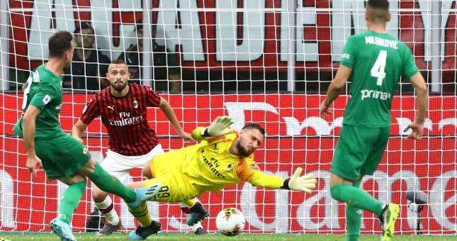 Ác mộng cho AC Milan, 'thòng lọng siết cổ' chờ Giampaolo