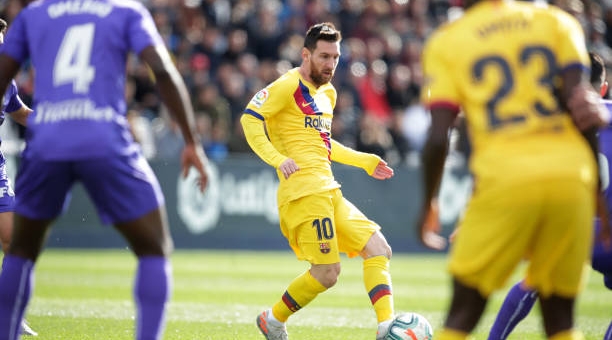 Hàng công cực mạnh, Barca vẫn thắng nhọc nhằn đội bét bảng