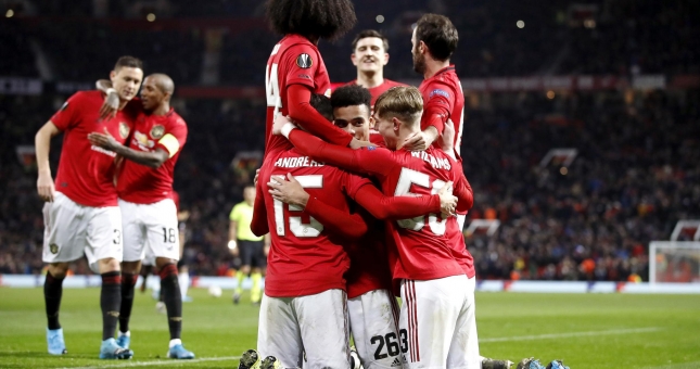 Cầu thủ Colchester tự tin đánh bại sao MU