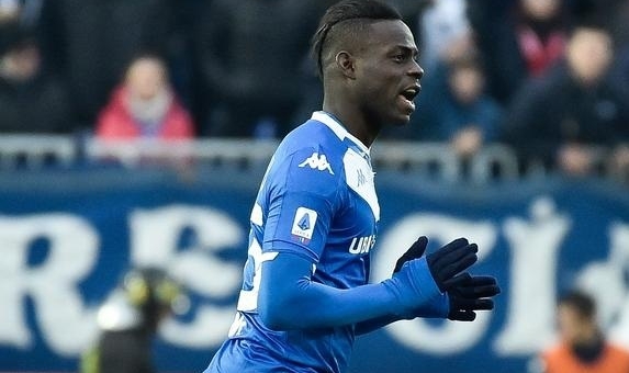 Balotelli ghi 'dấu ấn 2 thập kỷ' tại nước Ý