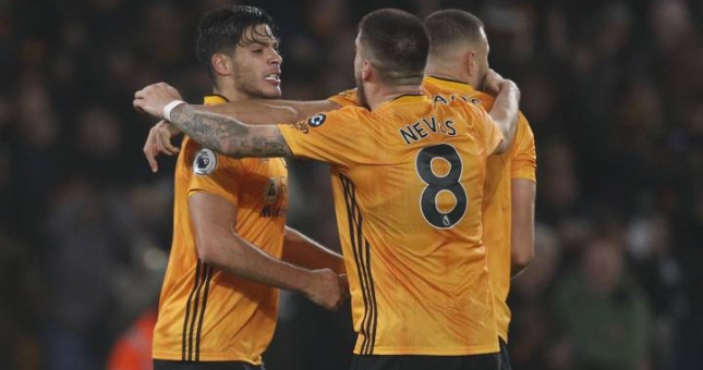 Chuyển nhượng ngày 12/1: Sao Wolves có mặt ở trụ sở MU