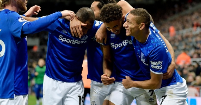 Everton 'gây bão' với đội hình được tạo ra bởi trẻ em