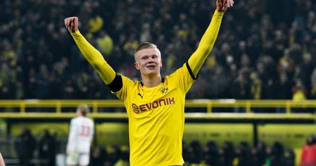 Haaland làm điều lịch sử giúp Dortmund thắng hủy diệt