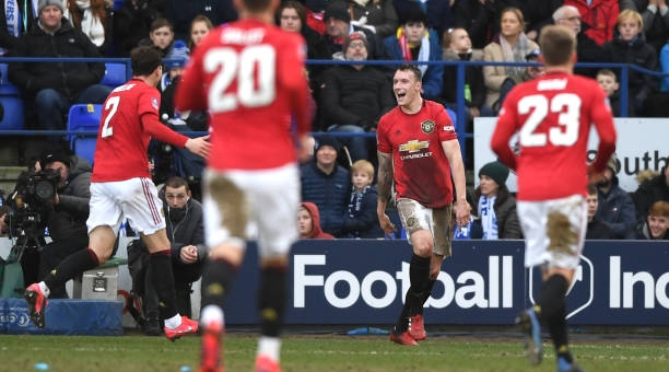 Jones tỏa sáng, MU 'hủy diệt' CLB từng mang ơn mình