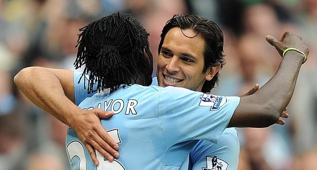 2 'ngôi sao đời đầu' của Man City tái hợp tại Paraguay