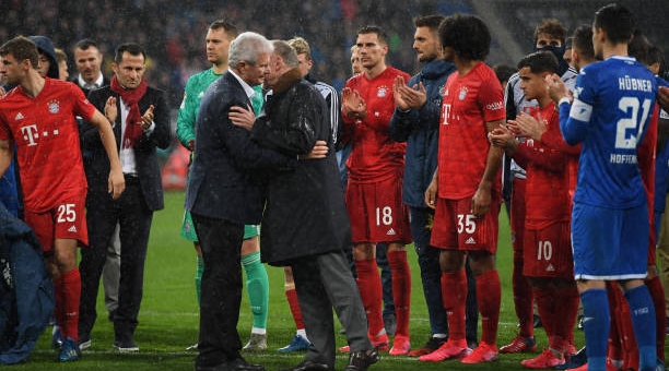 Nguyên nhân khiến trận đấu của Bayern chỉ có 77 phút