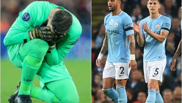 Adrian bị chê bắt kém hơn hậu vệ Man City