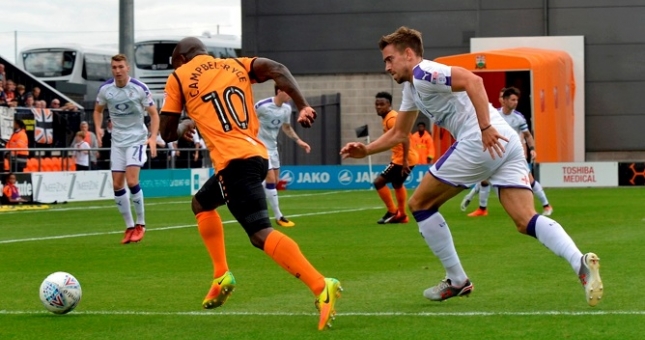 Đội bóng Anh đuổi việc HLV trưởng cùng 59 người vì COVID-19