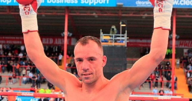 Ngưỡng mộ võ sĩ 'Tây Phương Thất Bại' đấu 300 trận thua đến 279 lần