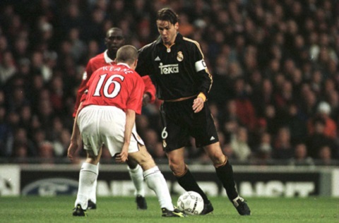 VIDEO: Hàng thủ MU sụp đổ bởi cú giật gót của 'Hoàng tử' Real Madrid