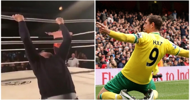 VIDEO: Sao Ngoại hạng Anh lên võ đài hạ tất cả đối thủ chỉ với 2 đòn