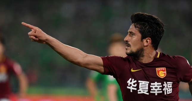 Sao nhập tịch gây sốt vì gọi tiếng Trung Quốc là 'tiếng mẹ đẻ'