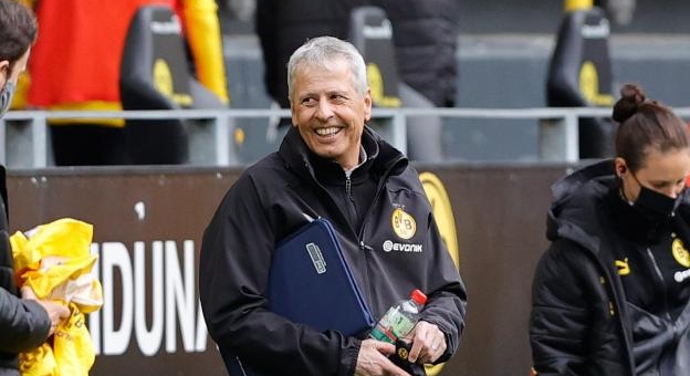 HLV Dortmund cảm thấy hụt hẫng dù thắng đậm Schalke