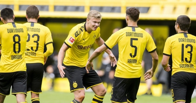Kết quả bóng đá hôm nay 17/5: Dortmund hủy diệt kình địch ngày trở lại